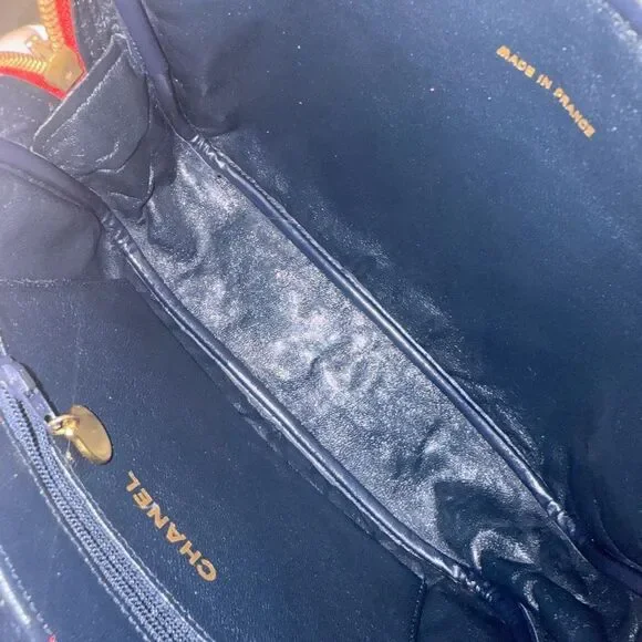 CHANEL Vintage CC Logo Shoulder Purse